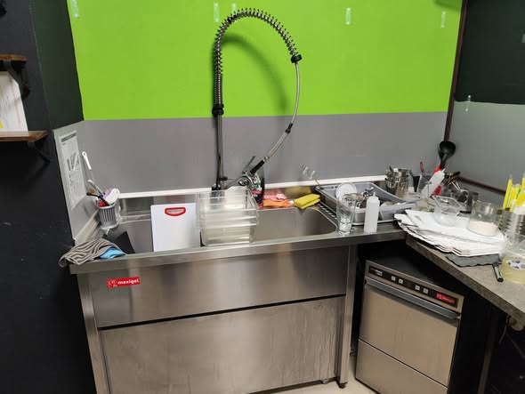 Chiuvetă inox cu 2 cuve + baterie 