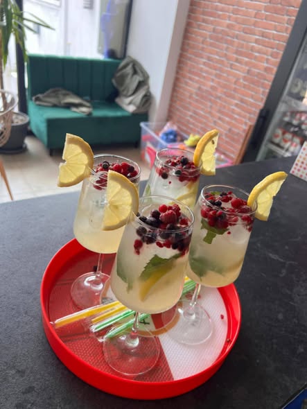 Diverse modele pahare- Limonadă/cocktailuri