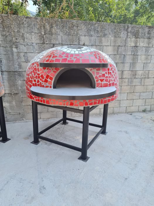 Cuptor pizza pe lemne