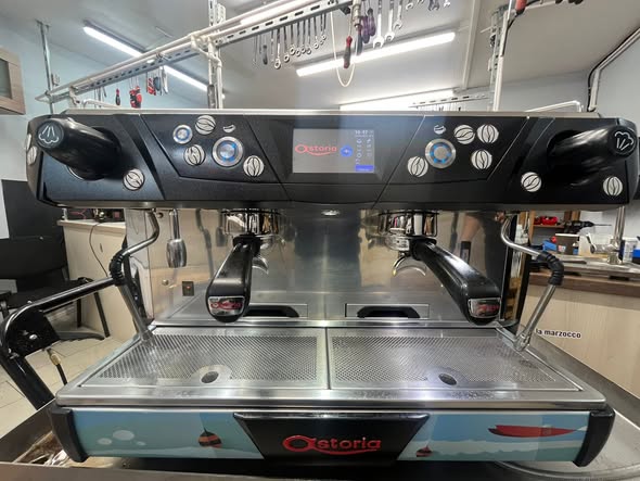 Espressor Astoria plus 4 you Champion editie limitata