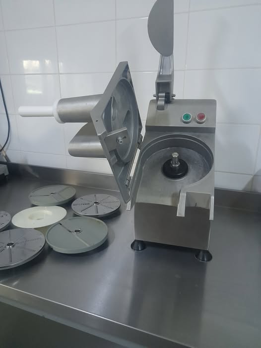 Masina profesionala de taiat legume – cutter legume HoReCa