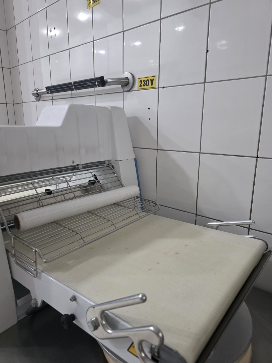 Vanzare Mașină Turat puțin folosită  - Imagine 2