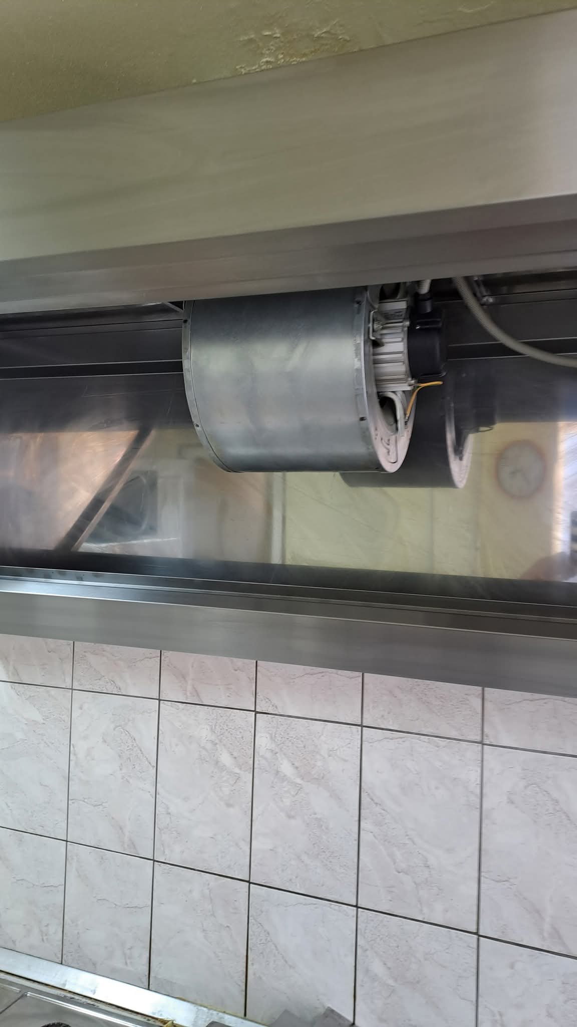 Hota profesionala inox HoReCa 1.60 m cu motor si regulator viteza – aproape noua