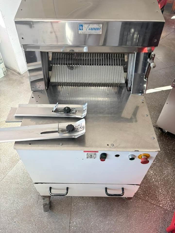 Masina profesionala de feliat paine Gabarro – cu cutite si rola tragatoare noi