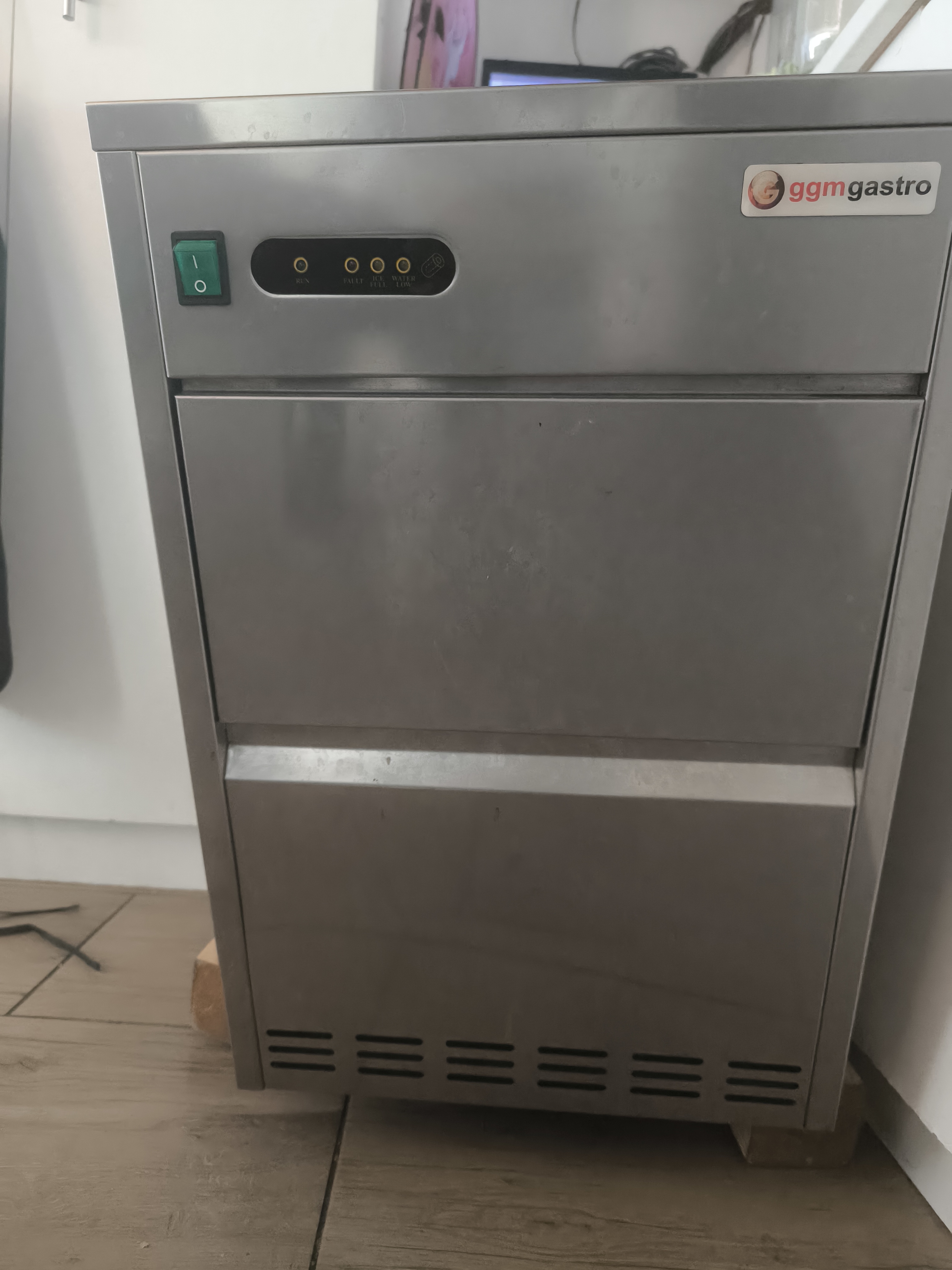 Aparat gheață GGM Gastro