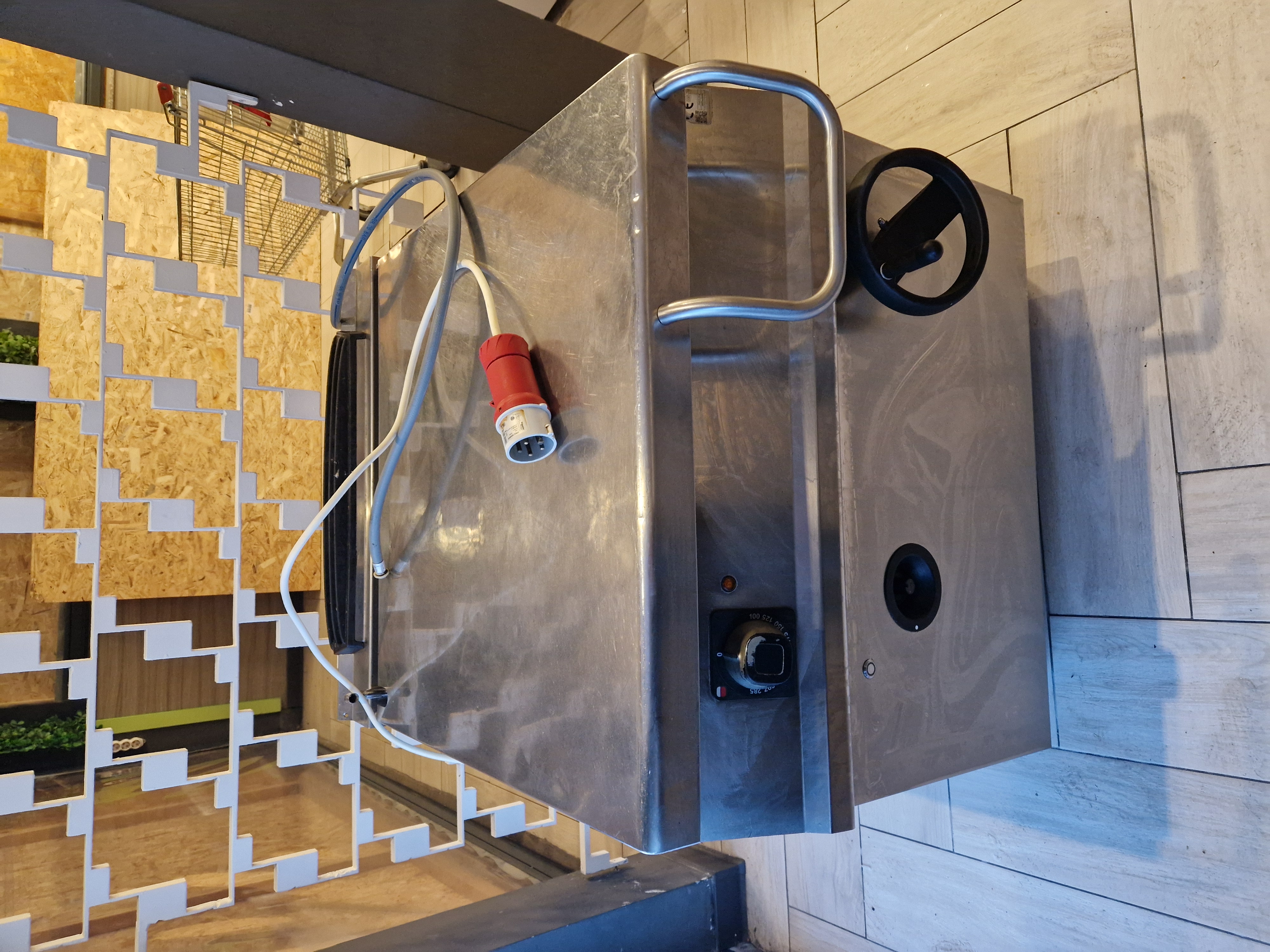 Tigaie basculantă 80l - Imagine 4