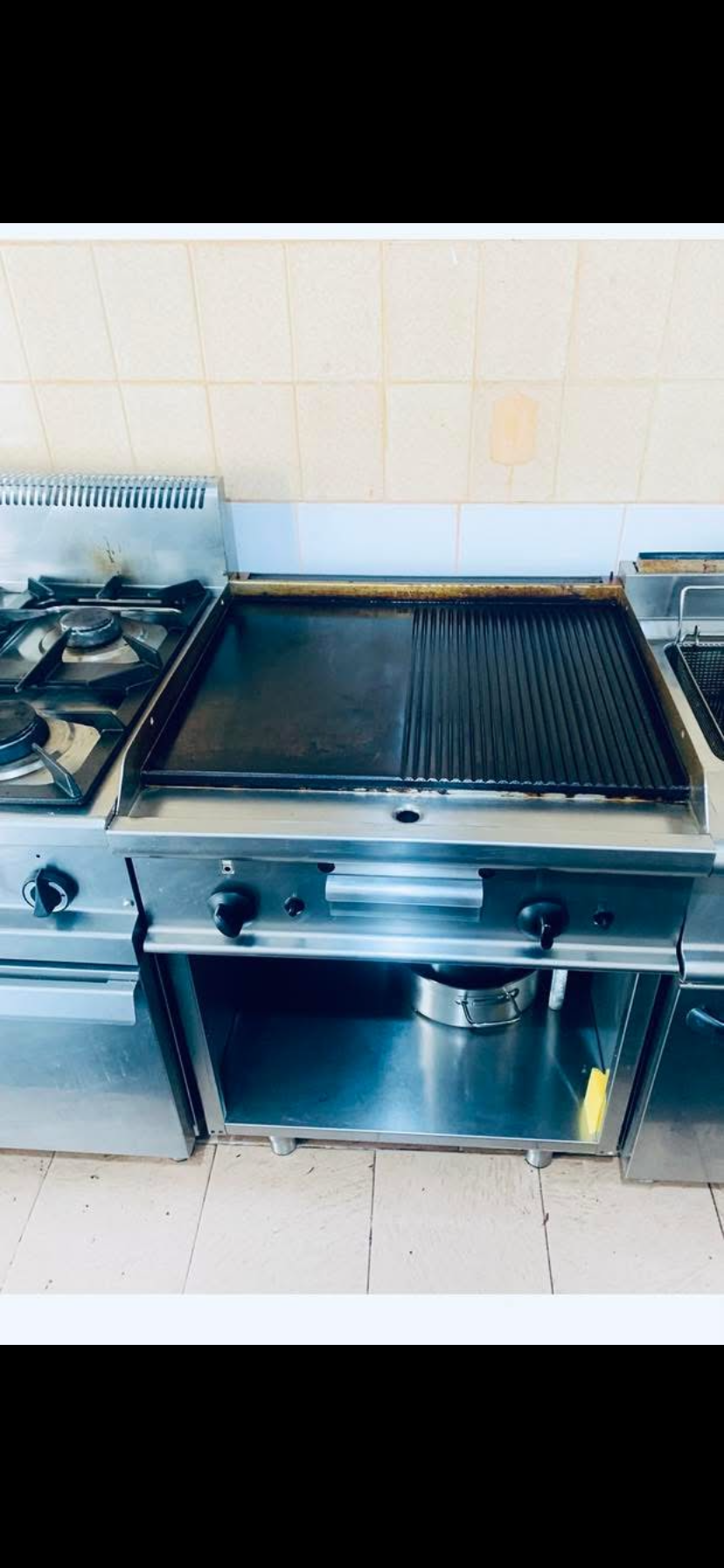 Gratar profesional pe gaz , suprafata de gatire 1/2 striat 1/2 neted