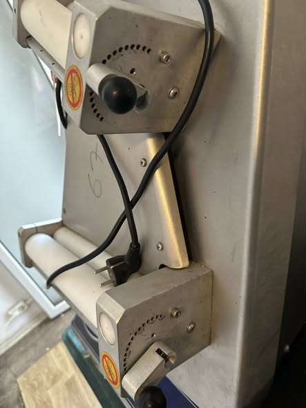 Formator,întinzator aluat nou nouț - Imagine 2