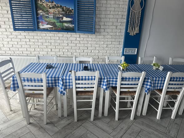 Scaune lemn HoReCa stil grecesc + mese restaurant – set complet mobilare - Imagine 2