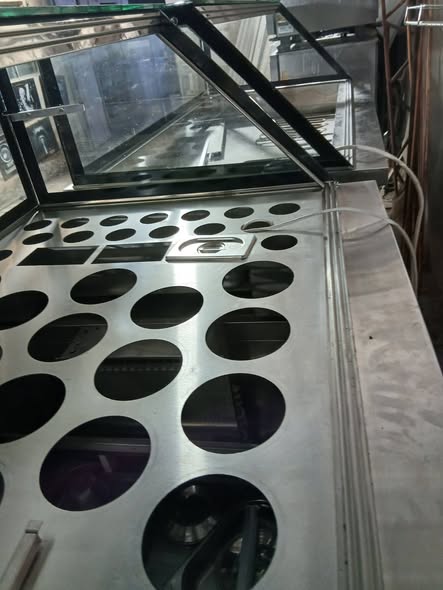 Mese reci si mese calde horeca inox – salad bar vitrina + mese lucru – diverse dimensiuni Timisoara