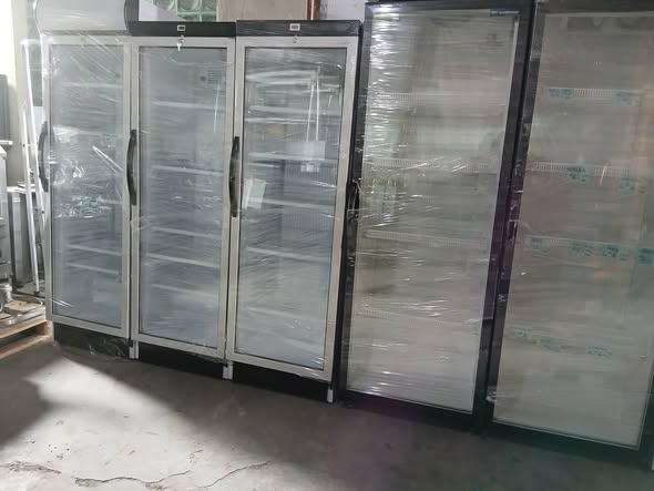 Vitrine frigorifice verticale horeca 1–6 usi – frigidere profesionale cu usa sticla Timisoara - Imagine 2