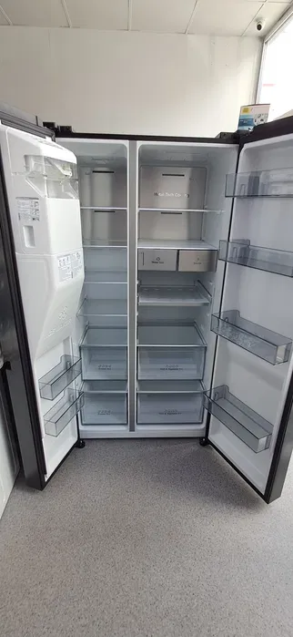 Frigider side by side Hisense 632L A++ – dozator apa/gheata – NOU – Garantie - Imagine 3