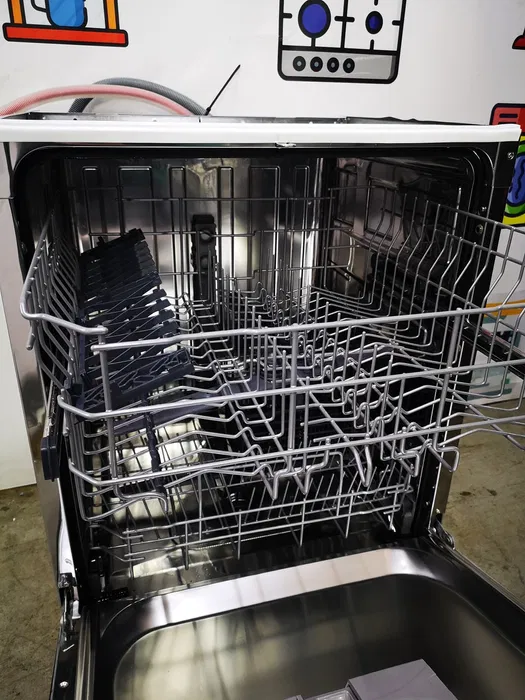 Masina de spalat vase Candy incorporabila – 13 seturi – 9 programe – NOUA – Garantie - Imagine 2