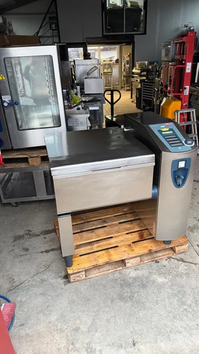 Tigaie basculantă inteligentă Rational Frima – 100 litri, gătire sub presiune - Imagine 5