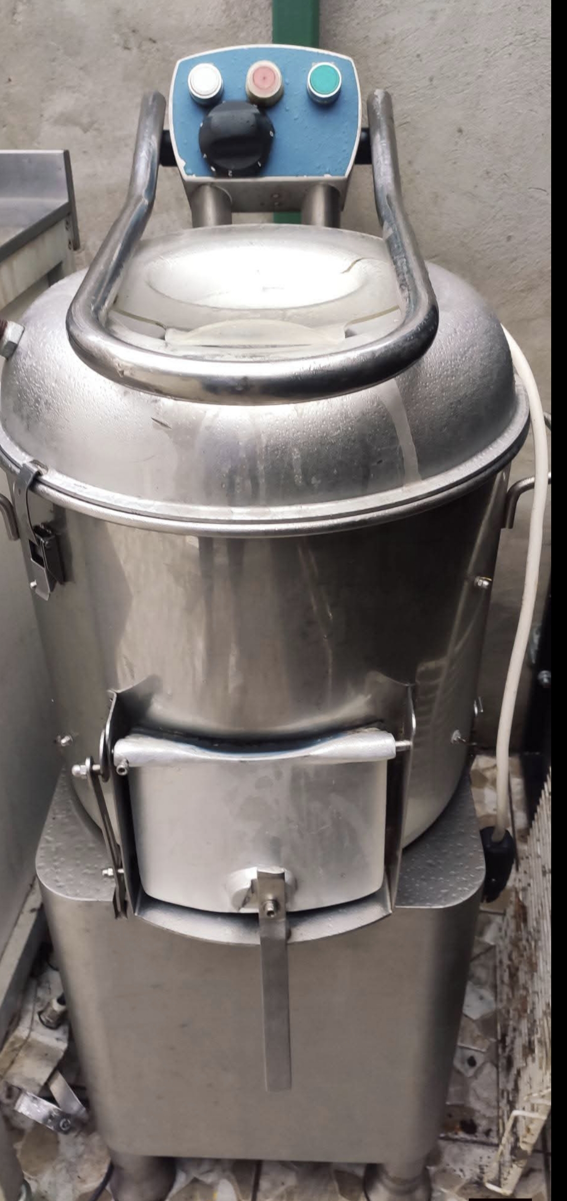 Mașină curățat cartofi Lancom capacitate 20 kg 