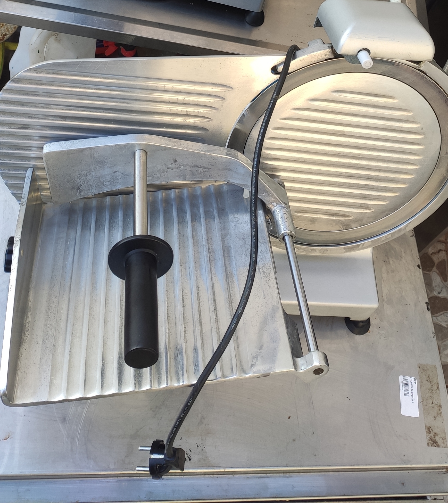 Feliator disc diametru de 300 mm, sistem de ascuțire inclus 