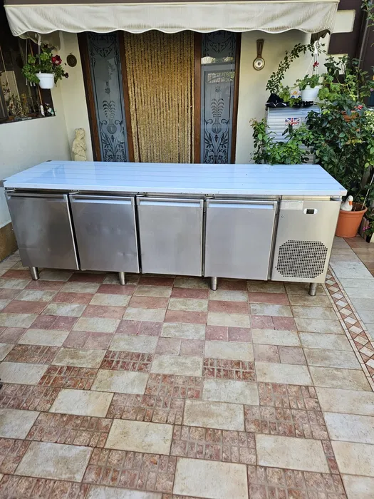 Masa frigorifica inox 4 usi HoReCa 225 cm masa rece profesionala restaurant