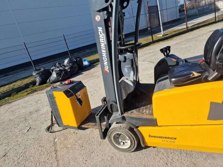 Stivuitor electric Jungheinrich EFG 216 | 1.6T | Baterie buna | Incarcator inclus | Stare foarte buna