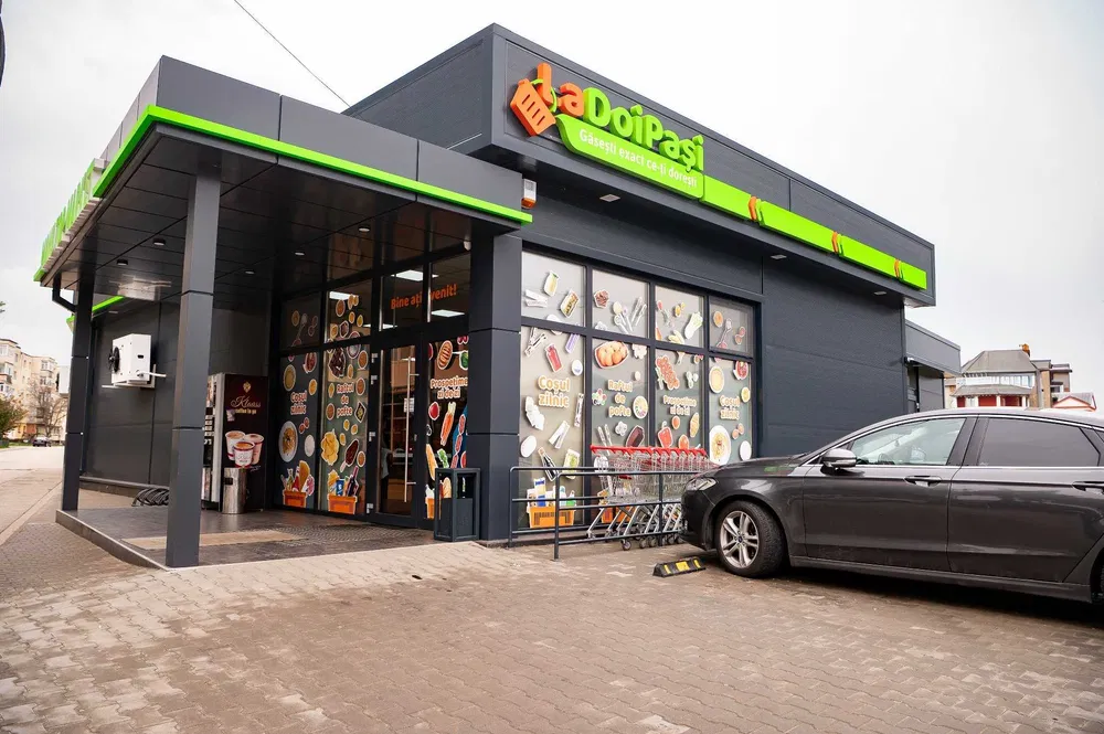 Echipamente frigorifice pentru magazine La Doi Pasi | Vitrine, lazi, camere frigorifice | HoReCa