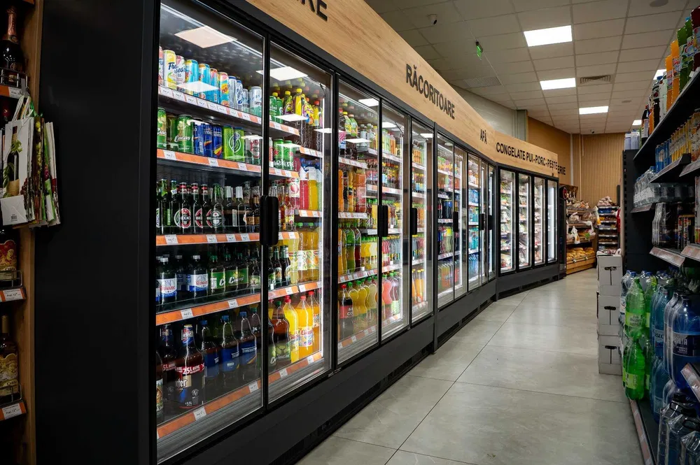 Echipamente frigorifice pentru magazine La Doi Pasi | Vitrine, lazi, camere frigorifice | HoReCa - Imagine 3