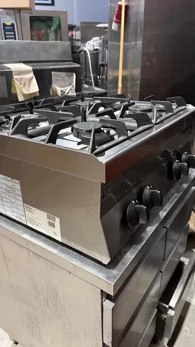 Aragaz profesional 4 focuri Mareno NOU – varianta banc HoReCa Italia