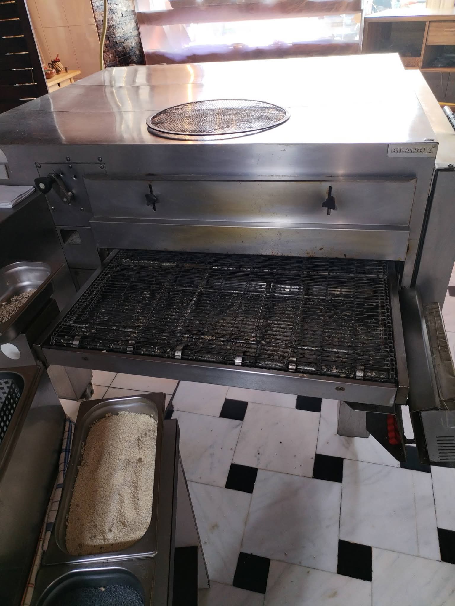 Cuptor profesional Moretti Forni pe gaz cu banda 75 cm – ideal pentru covrigi, panificatie si patiserie - Imagine 2