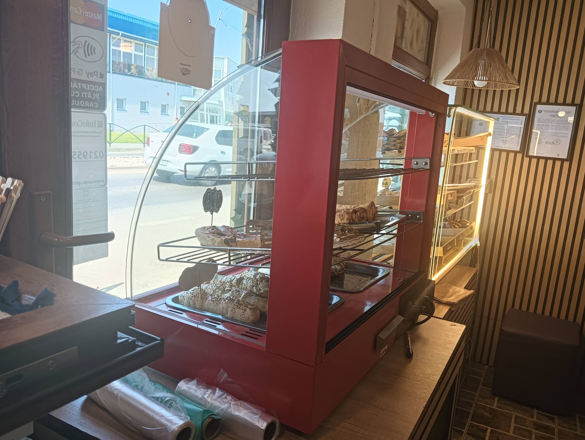 Vitrina calda profesionala pentru produse alimentare – HoReCa