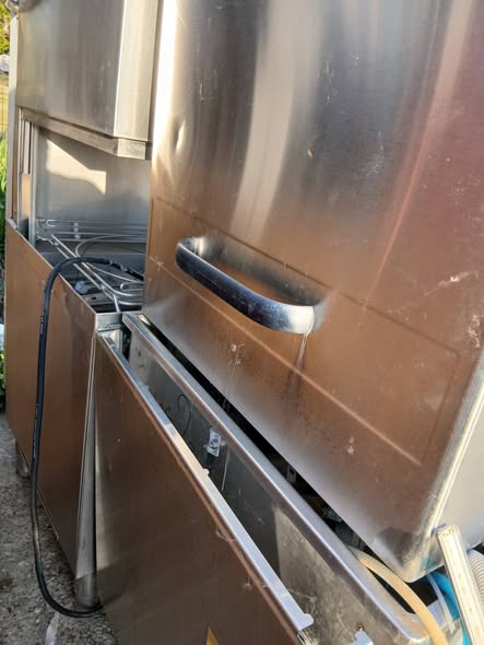 Masina profesionala de spalat vase pentru piese – echipamente horeca – Timisoara 2 bucati