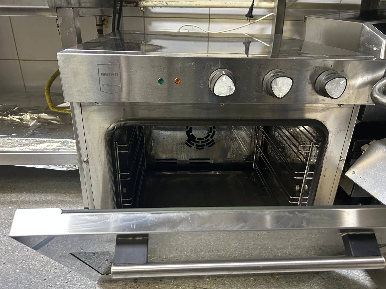 Cuptor electric multifunctional profesional Metro Professional – convectie – horeca - Imagine 2