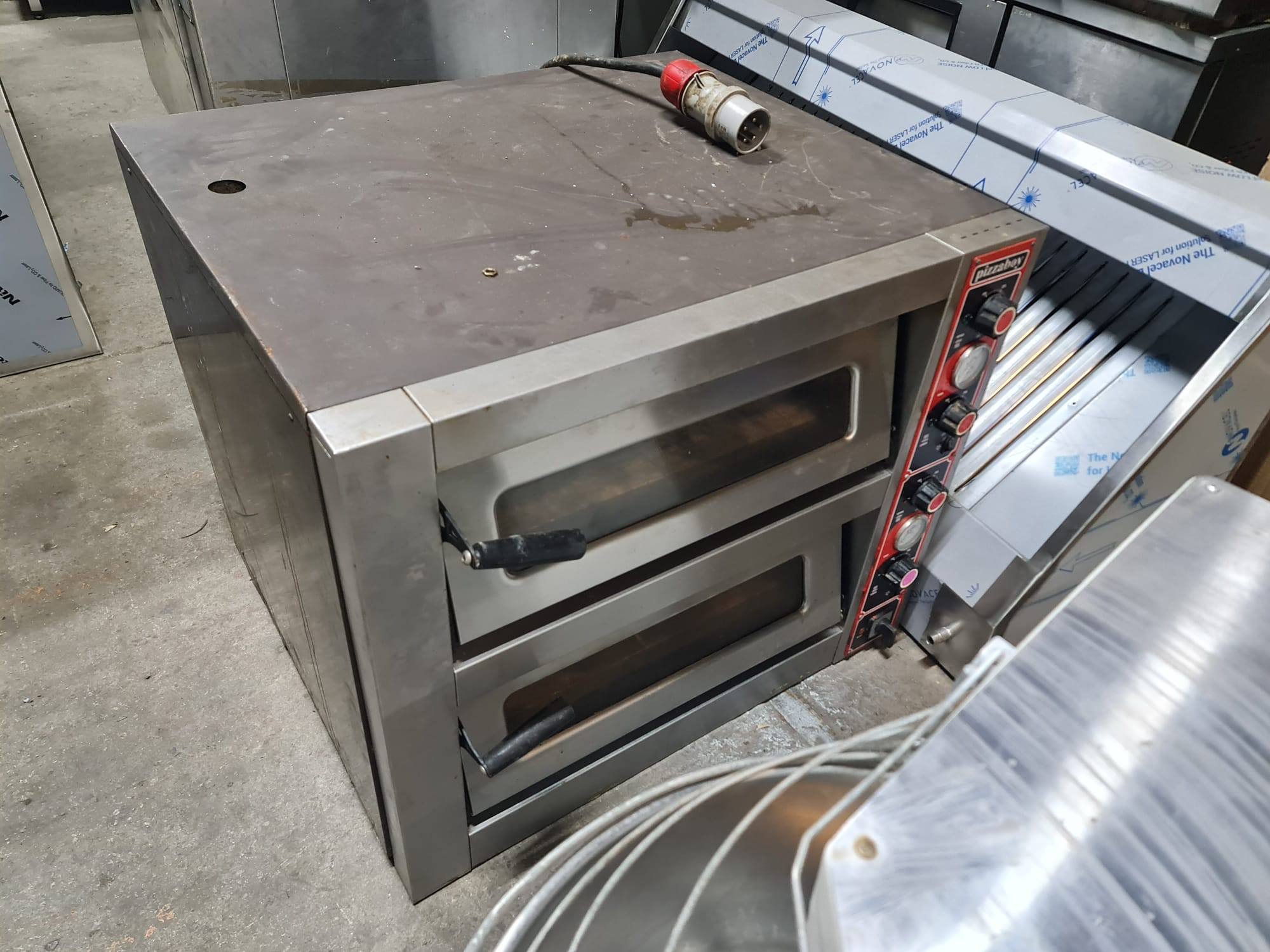 Cuptor Pizza Profesional 2 Camere – 4+4 Pizza Ø25 cm, Alimentare 380V