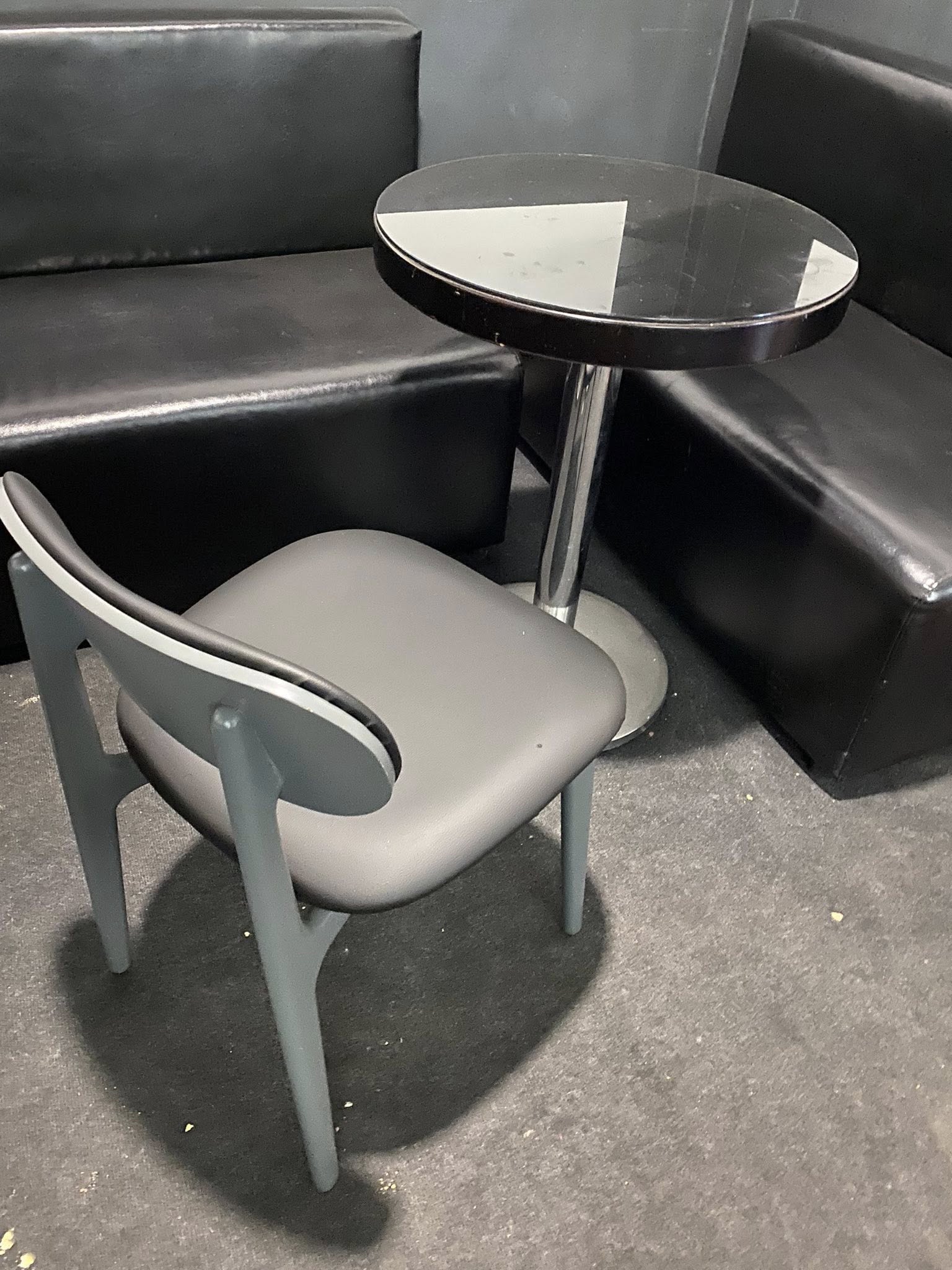 Mese HoReCa cu Blat din Stejar si Sticla Antisoc – Design Elegant pentru Cafenele si Restaurante - Imagine 2