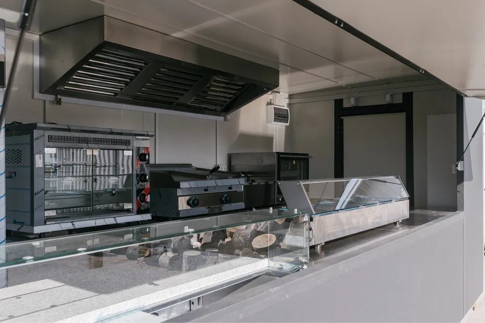 Rulote Fast Food Profesionale la Comanda – Configurare Personalizata pentru Street Food, Burgeri, Shaorma si Cafenea - Imagine 2