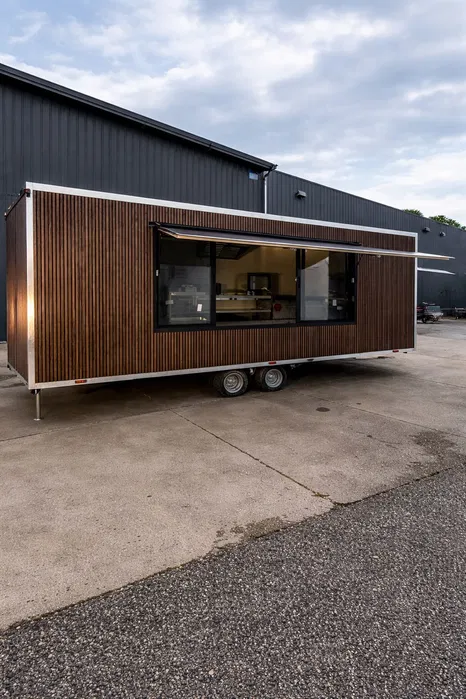 Rulota food truck Comerciala Premium 6 Metri pentru Fast Food, Shaorma, Burger, Pizza si Street Food
