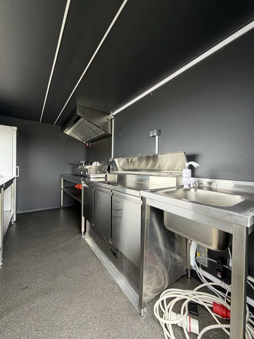 Rulota food truck  Burger Profesionala Complet Echipata pentru Street Food si Fast Food - Imagine 2