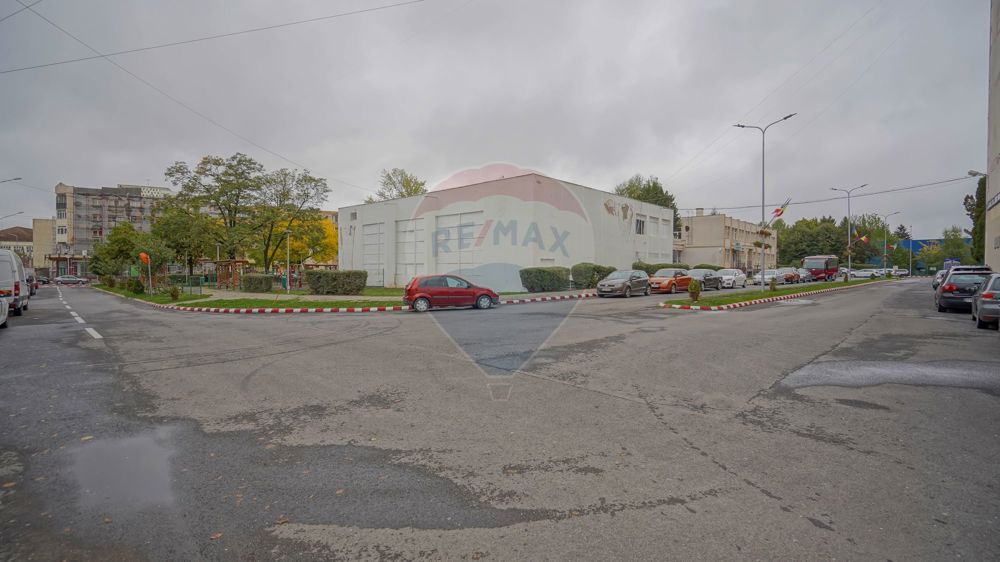 Spatiu industrial de vanzare 973 mp – ideal pentru depozitare, productie sau centru logistic