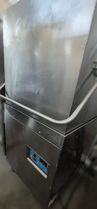 Masina profesionala de spalat vase, pahare si ustensile – 380V, ideala pentru restaurante si hoteluri