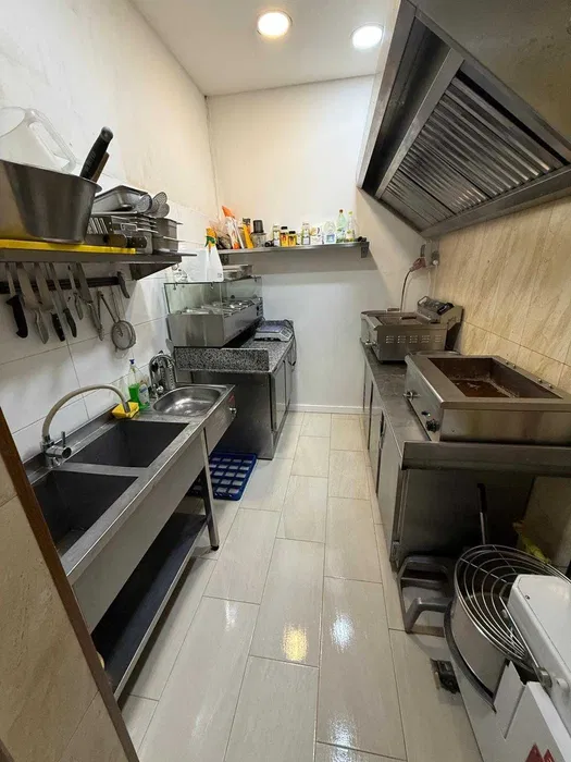 Shaormerie la Cheie de Vanzare | Afacere Profitabila Complet Utilata | Vad Comercial Foarte Bun - Imagine 3