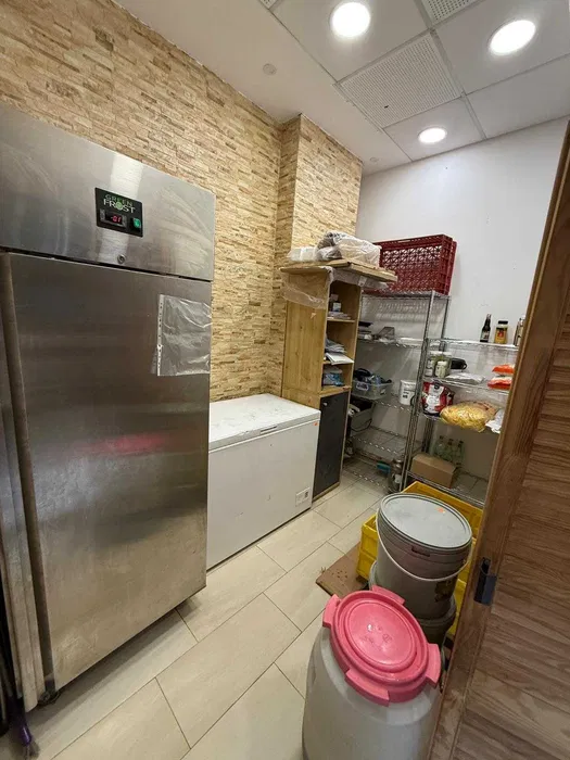 Shaormerie la Cheie de Vanzare | Afacere Profitabila Complet Utilata | Vad Comercial Foarte Bun - Imagine 5