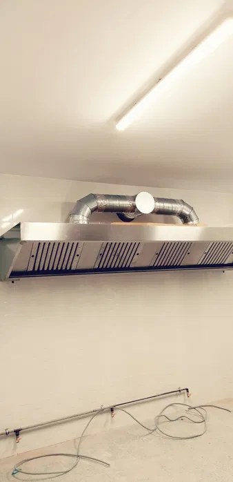 Executie, montaj si curatare autorizata hote inox si tubulatura pentru HoReCa si industrie - Imagine 2