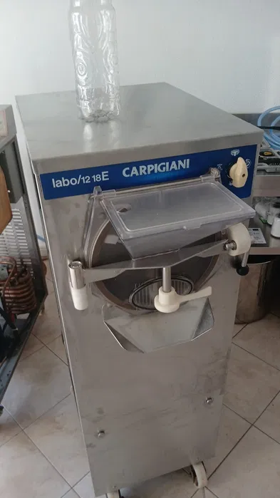 Vand echipamente profesionale pentru inghetata CARPIGIANI – Labo 12/18E + Pastomaster 30