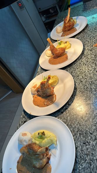 Ciolan de Miel Confiat in Untura de Rata - Produs Premium pentru Restaurante, Hoteluri si Evenimente - Imagine 2