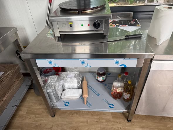 Crepiera Profesionala Electrica pentru Clatite – Ideala pentru Fast Food, Cofetarii si Evenimente