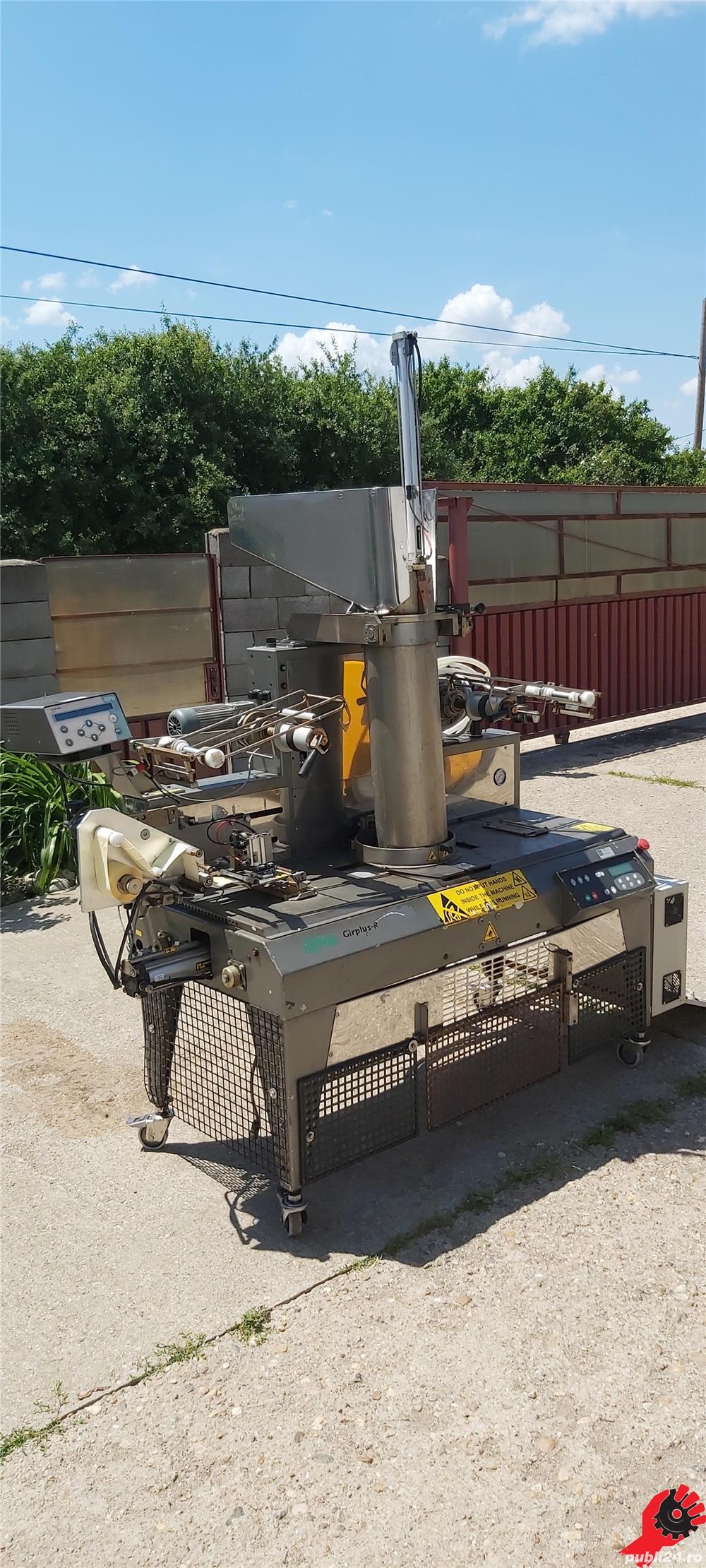 Masina profesionala de ambalat legume si fructe in plasa cu etichetare automata - Imagine 3