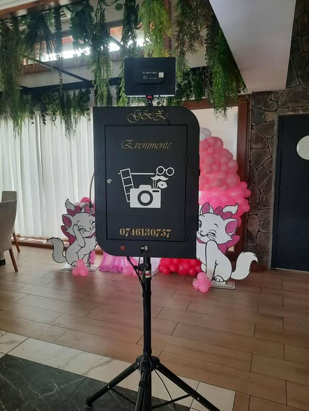 Cabina foto profesionala Photo Booth - Touchscreen, Canon DSLR, software cu licenta pe viata - Imagine 4