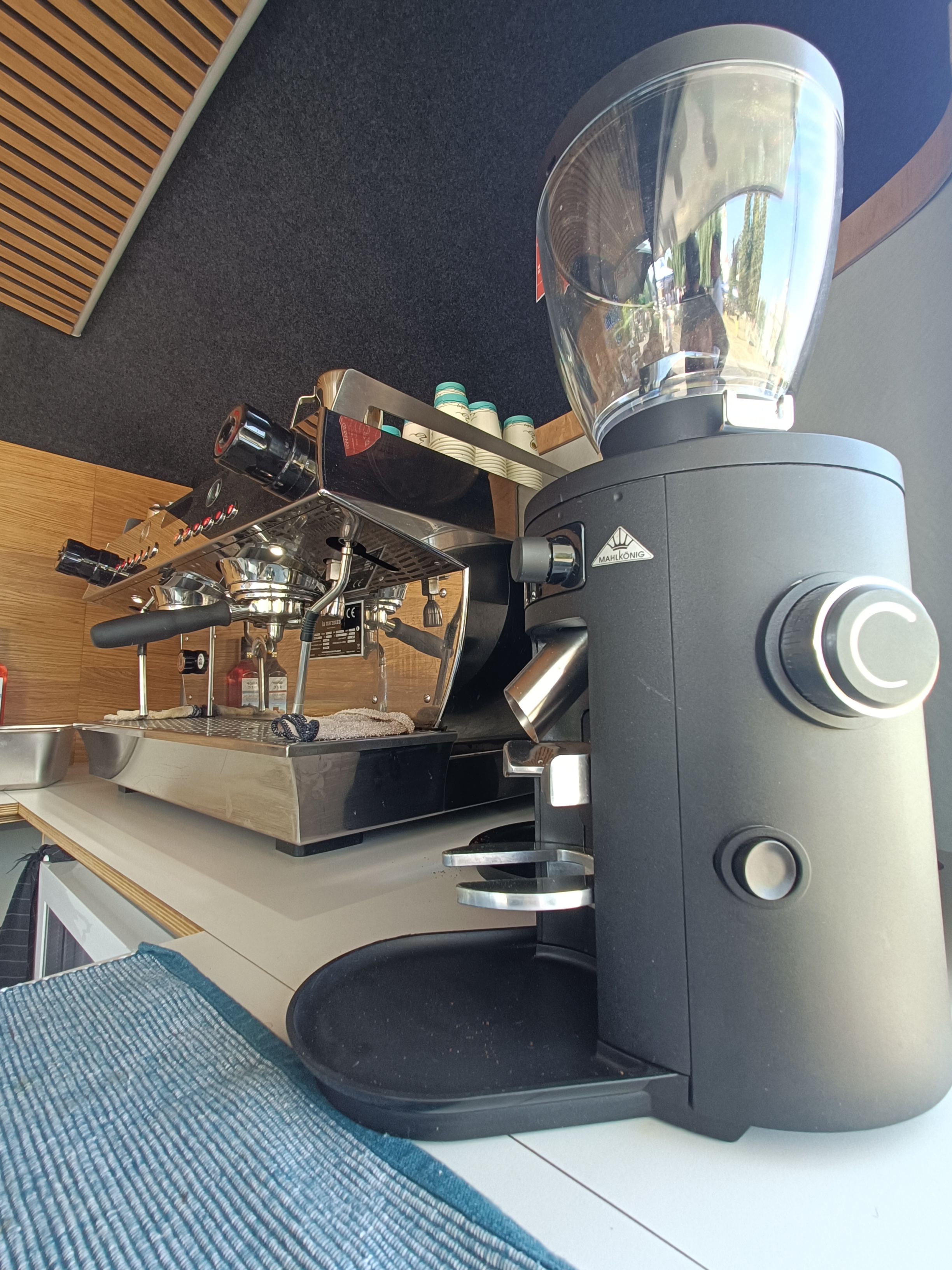 Inchiriere espressor La Marzocco GB5 cu 2 rasnite Mahlkonig - Imagine 2