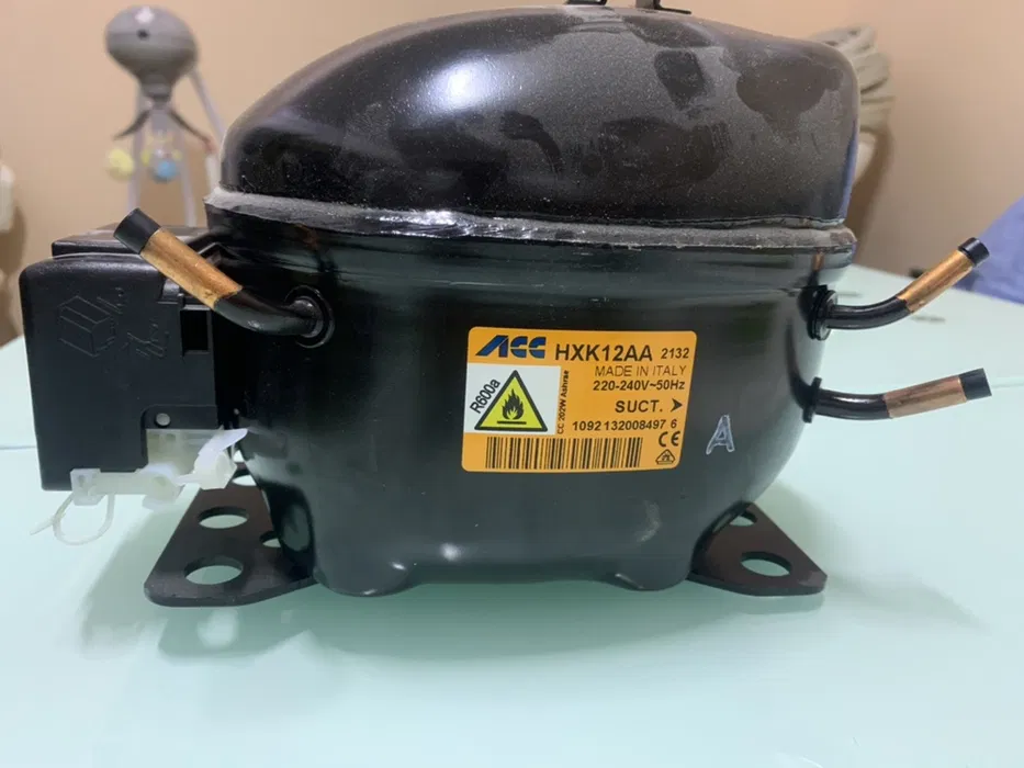 Compresor frigorific HXK12AA pentru frigider, combina frigorifica Arctic si Beko - Produs Nou