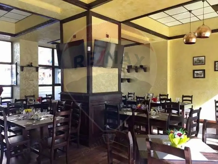 Spatiu comercial ultracentral de vanzare in Ploiesti - Ideal pentru pizzerie, restaurant, cafenea sau afacere HoReCa - Imagine 4