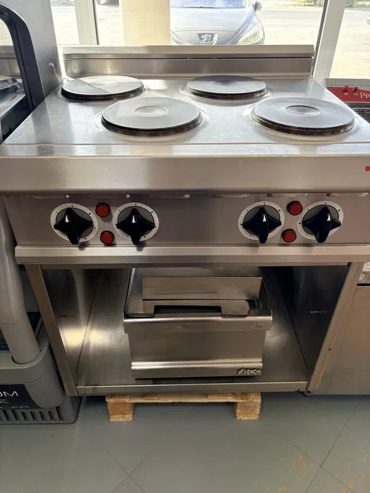 Plita profesionala 4 ochiuri cu suport inox pentru restaurant, fast-food si HoReCa