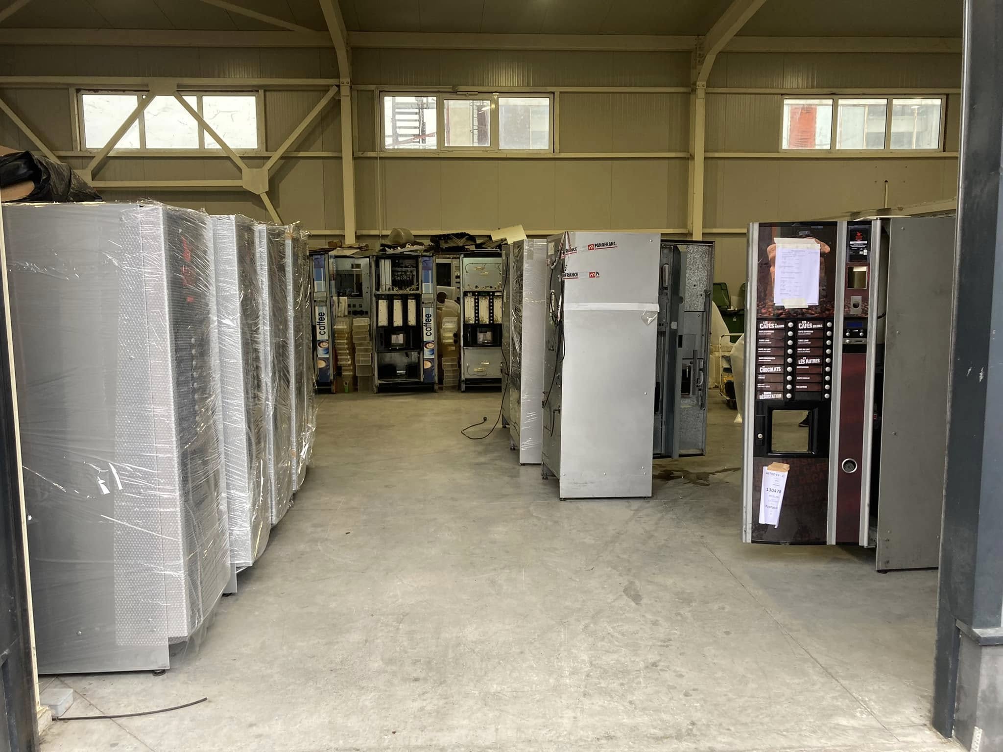 Automate vending profesionale, automate de cafea si vitrine Snack & Drink - Vanzare, service si reconditionare - Imagine 2