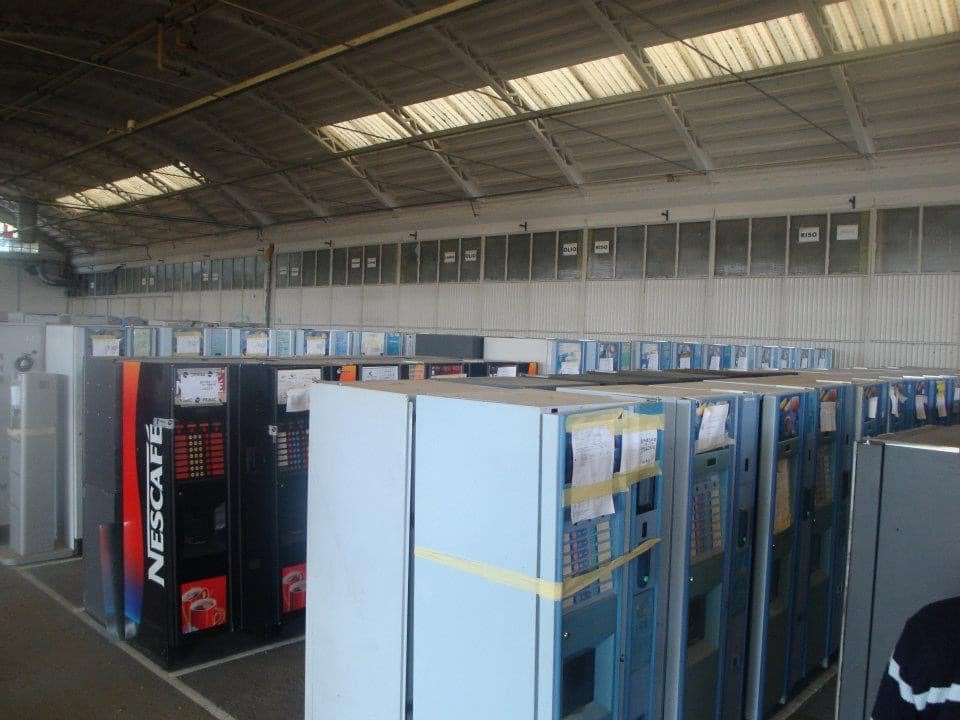 Automate vending, automate de cafea si vitrine Snack & Drink - Vanzare, service si reconditionare profesionala - Imagine 2